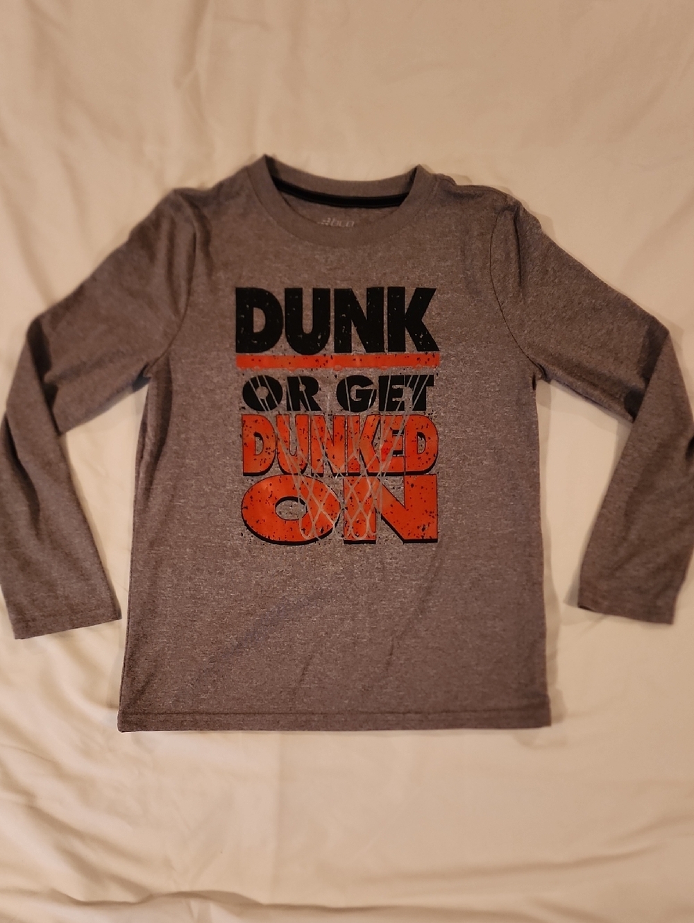 Soft Kids' Gray Long-Sleeve 'Dunk or Get Dunked On' Graphic Tee. Size Small